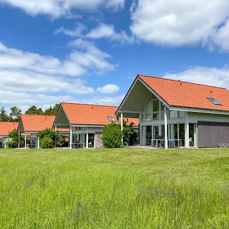 Ferienhaus Gruppenhaus Wiesengeflüster S4 - In Randlage Mit Sauna Und Kamin Röbel