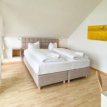 Ferienhaus Gruppenhaus Wiesengeflüster S4 - In Randlage Mit Sauna Und Kamin Röbel