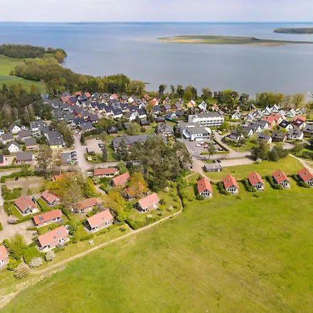 Ferienhaus Gruppenhaus Wiesengeflüster S4 - In Randlage Mit Sauna Und Kamin Röbel