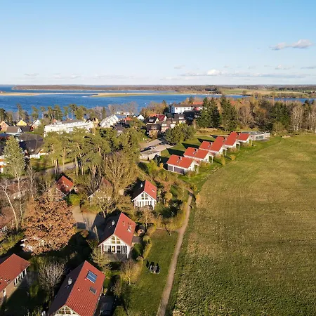 Gruppenhaus Wiesengefluester S4 - In Randlage Mit Sauna Und Kamin * Robel