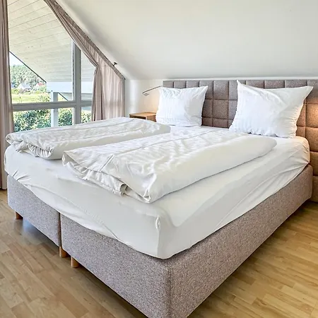 Ferienhaus Gruppenhaus Wiesengeflüster S4 - In Randlage Mit Sauna Und Kamin Röbel