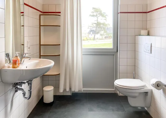 Gruppenhaus Wiesengefluester S4 - In Randlage Mit Sauna Und Kamin * Röbel